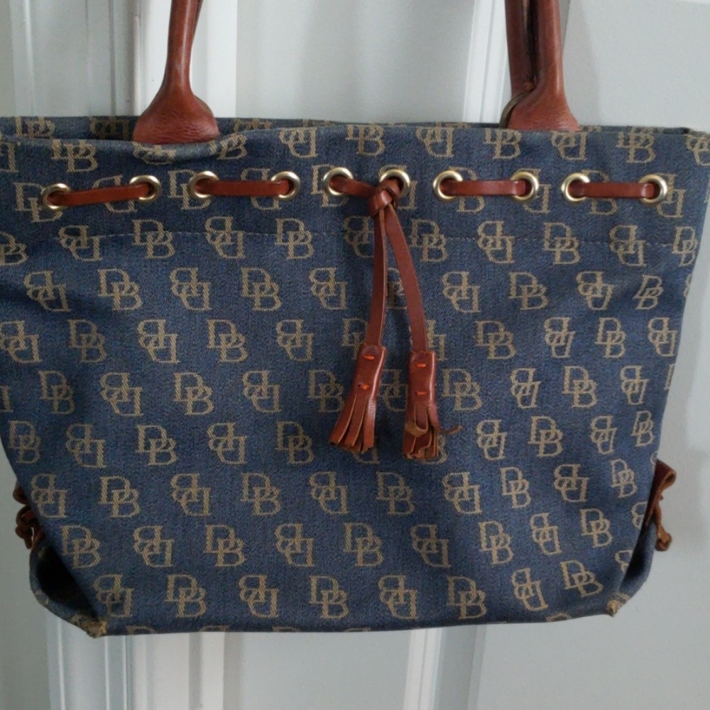 Dooney &Bourke handbag